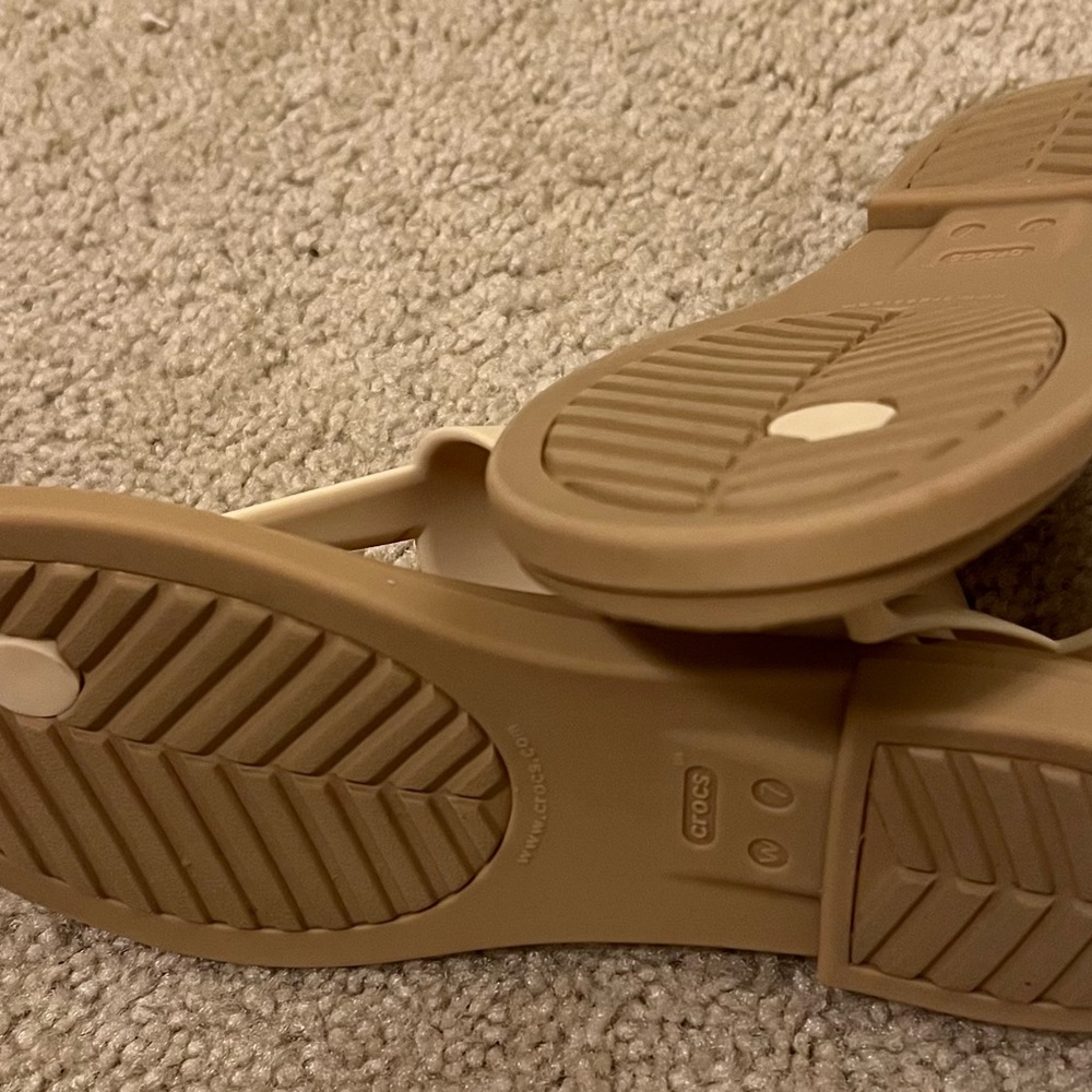 Cream Crocs - Picture 2 of 4